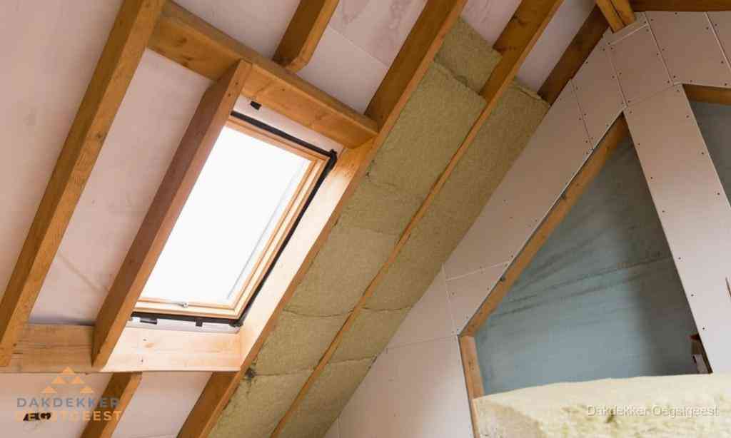 Plat dak vervangen met nieuwe OSB-ondergrond en bitumenrol in Oegstgeest Plat dak vervangen met nieuwe OSB-ondergrond en bitumenrol in Oegstgeest