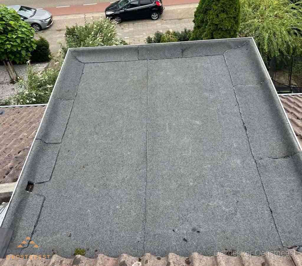 Dakbedekking schuur met bitumen in Oegstgeest Dakbedekking schuur met bitumen in Oegstgeest